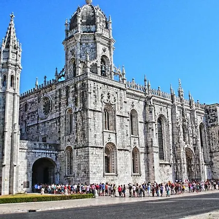 Alcantara Refugio A Beira Rio Junto A Belem * Lisboa