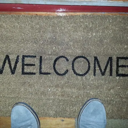 里斯本阿尔坎塔拉平和公寓 *